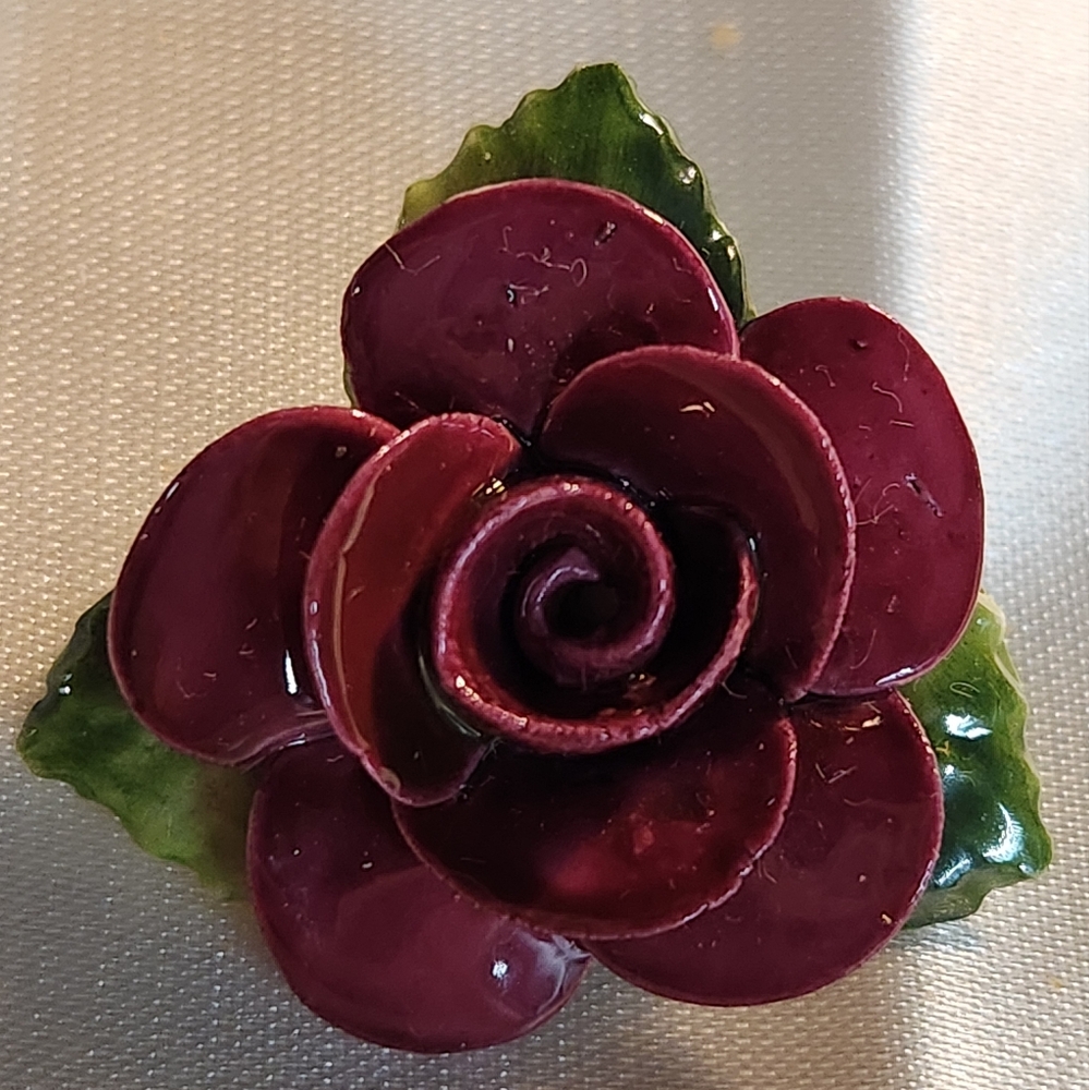 Vintage Royal Park 50-60s Fine Bone China Red Rose Flower Brooch Pin England IOB
